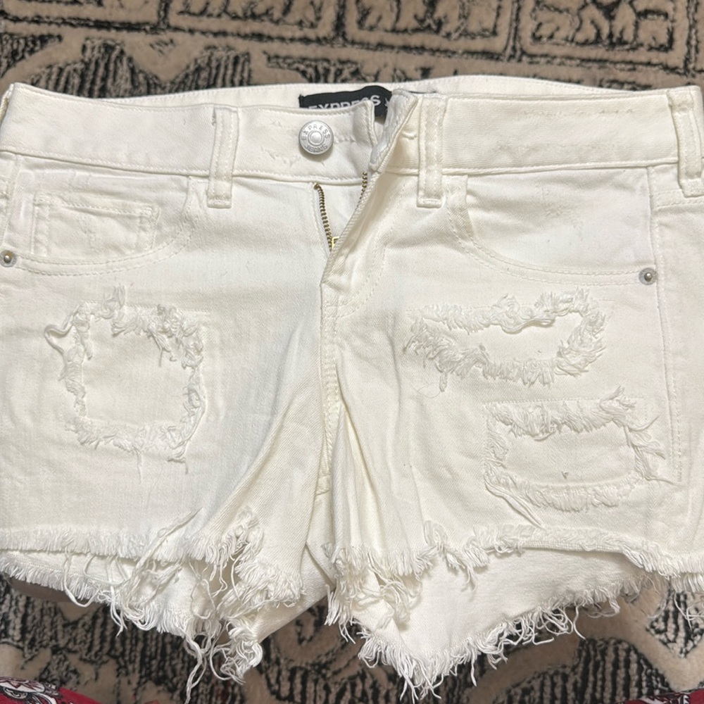 Express white jeans shorts size 2